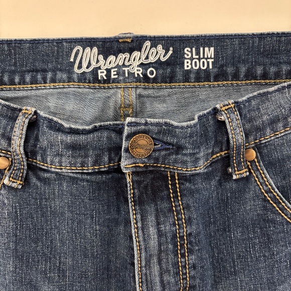 MEN'S WRANGLER RETRO® SLIM FIT BOOTCUT JEAN - Picture 3 of 3